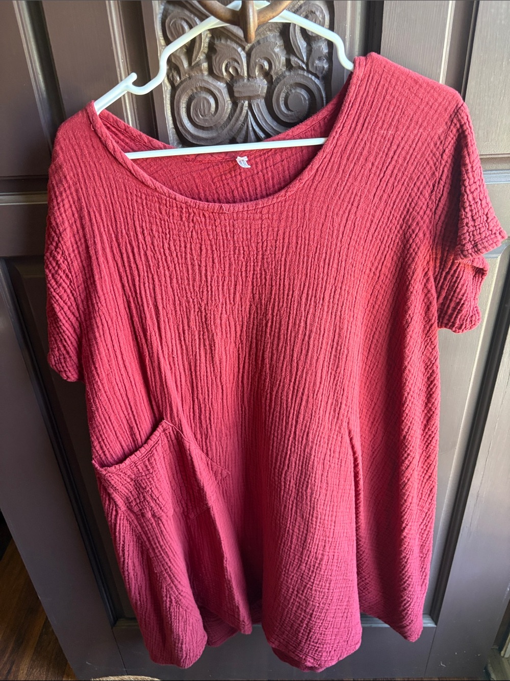 Flowy and comfortable. Women’s Textured Short Sleeve dress. Deep Red